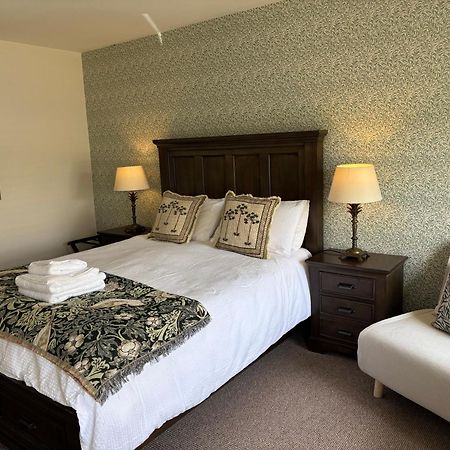 Blenkinsopp Castle Inn Greenhead Екстер'єр фото
